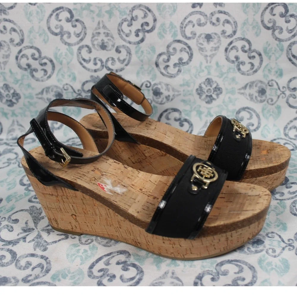 Tommy Hilfiger TWHESLEY-A Black Cork Wedge Platform Sandals Womens 8M Gold‎ Logo
